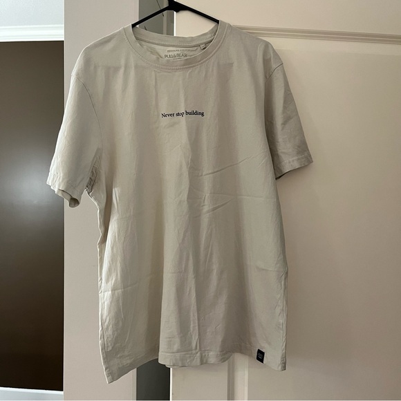 Pull & Bear Never stop building tshirt - Picture 1 of 2